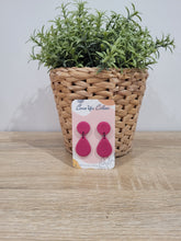 Load image into Gallery viewer, Peta Dangle Collection