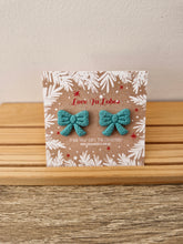 Load image into Gallery viewer, Patterned Bow Studs