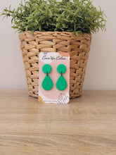 Load image into Gallery viewer, Peta Dangle Collection