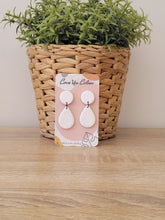 Load image into Gallery viewer, Peta Dangle Collection