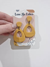Load image into Gallery viewer, Jasmine Dangle WB
